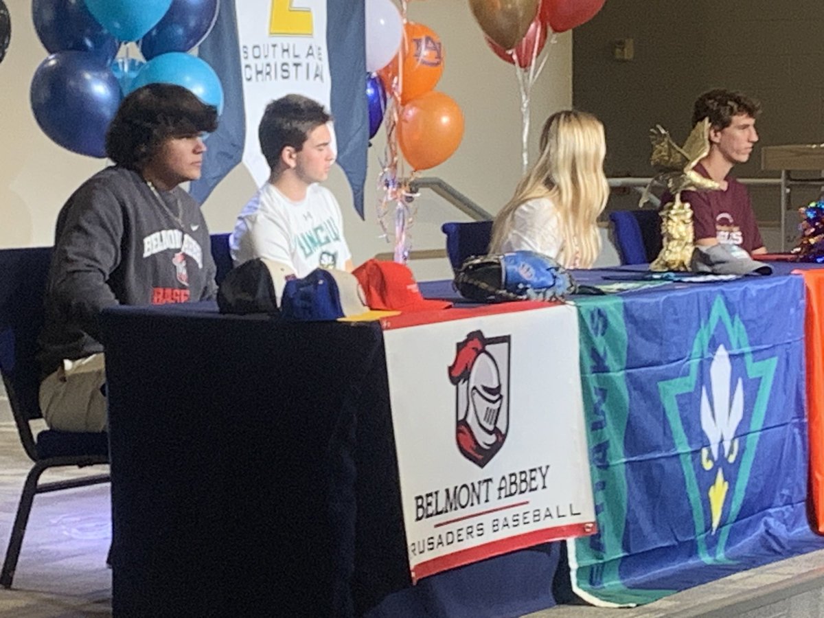 Special day today for Slake baseball with 2 of our Seniors signing their NLI for their respective colleges. Congratulations to <a href="/SethMoon2024/">Seth Moon</a> signing with <a href="/AbbeyBaseball/">Abbey Baseball</a>  and <a href="/coggins_nick/">Nick Coggins</a> signing with <a href="/UNCWBaseball/">UNCW Baseball</a> 

#trenchwork