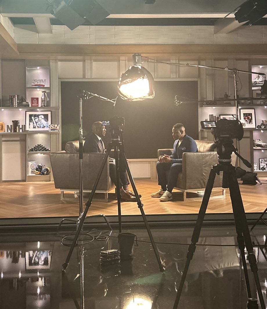 donovanbailey's tweet photo. Discussing Canada’s hottest bestseller with my bro, Donovan Bennett!
Get your copy of #UNDISPUTED: A Champions Life at an @chaptersindigo near you.
@PenguinRandomCA
@penguinrandom
#UNDISPUTED
#RunningThingsPodcast
#Bestseller https://t.co/wy3WDsIJDj