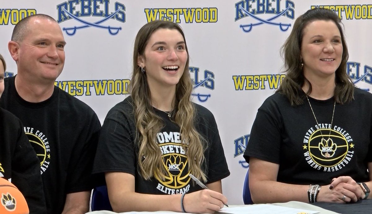 SportsZoneKCAU9's tweet photo. PEN TO PAPER!

Congrats to @WCSDRebels standout @AddyJoh02576149 on making her commitment to @wscwildcats official during National Signing Day!

WATCH HERE ⬇️⬇️
https://t.co/vVoB2LPcrt https://t.co/Kl6v3Pa2m5