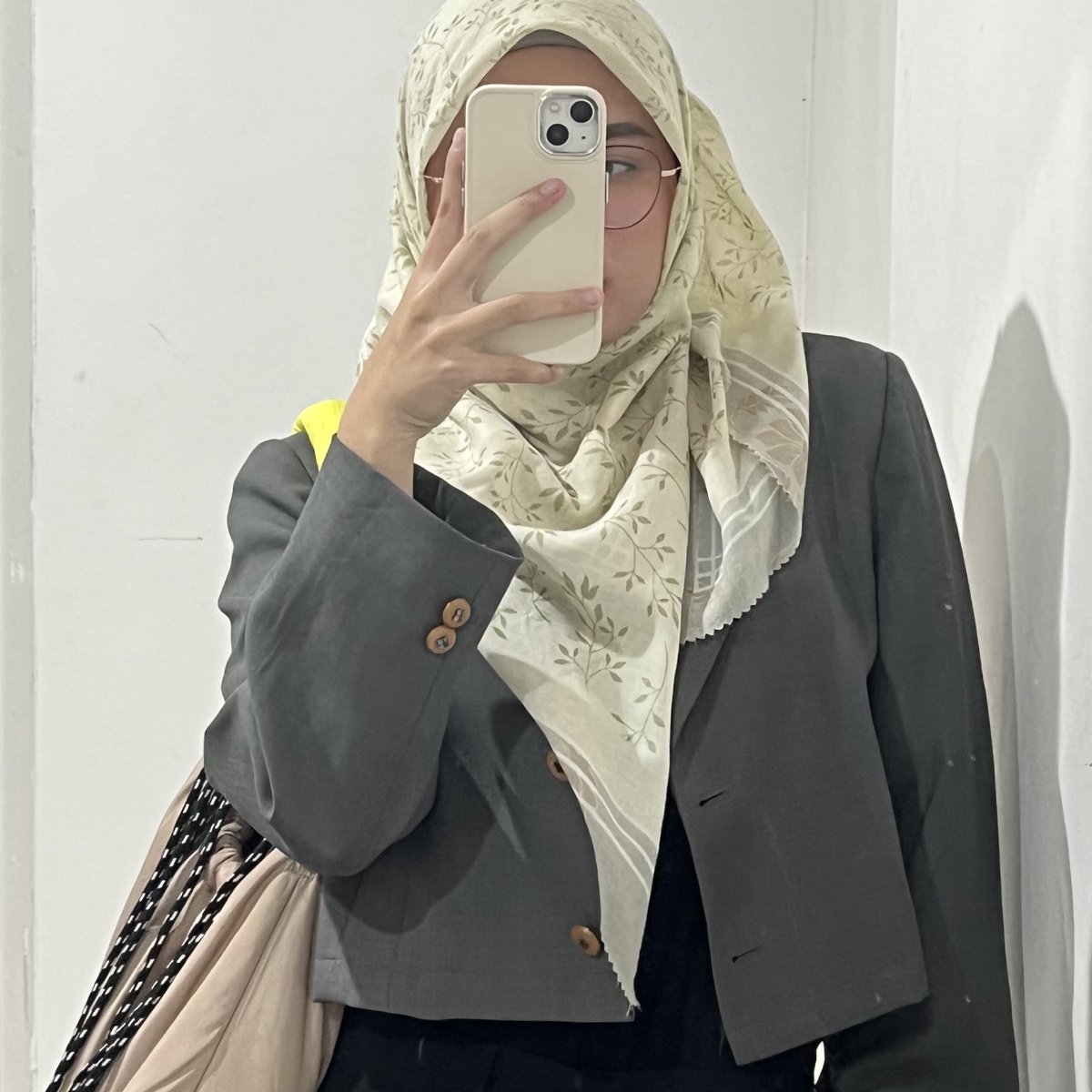 crankygvrl's tweet photo. terpaling sering ditanya

"ko pake ip13 tapi gak jadi butek kamera depannya?"

pasti banyak yg ngerasa ip 11 keatas tuh hasil kamera depannya hd banget tp malah jadi bikin muka butek, jadi sini gue kasih tau tipsnya; https://t.co/DbHhGvkoq5