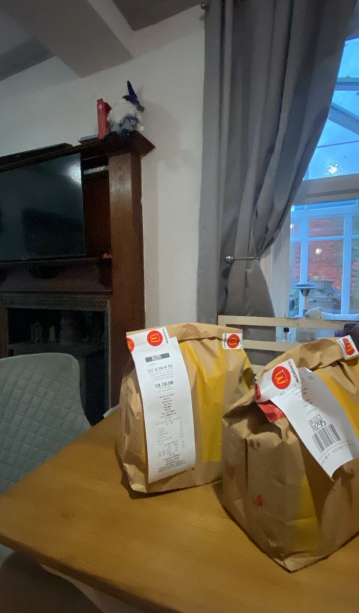 Sometime only this thing feel me better I mean food 🤤🤤😂