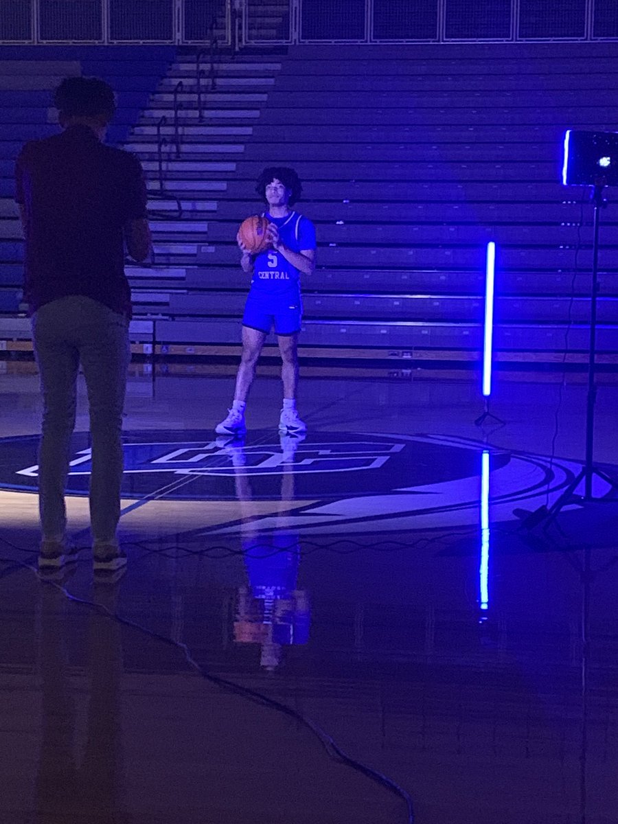 LCBoysHoops tweet media