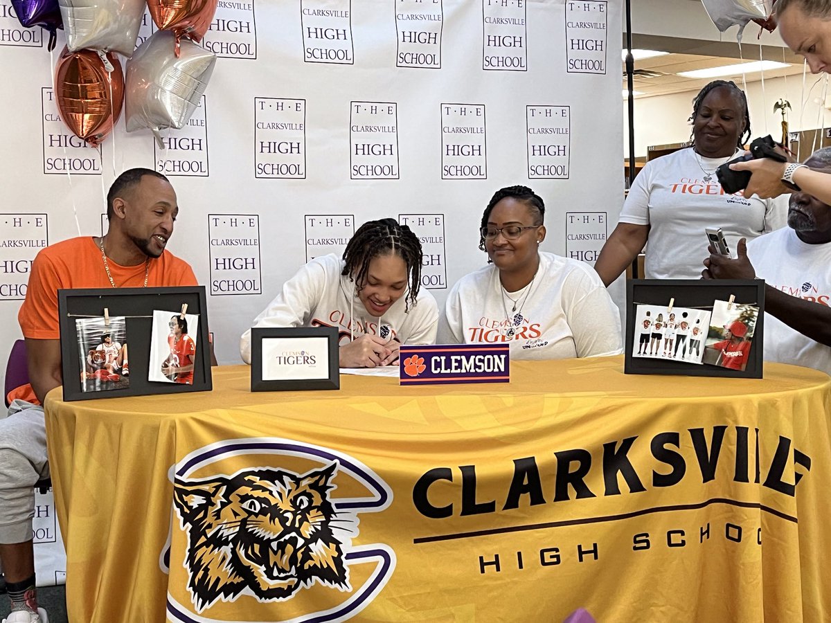 So proud of ⁦@BerryImari⁩ on signing with ⁦@ClemsonWBB⁩ ! Not only are they getting a great talent, but they are also getting a student-athlete with tremendous character, a gentle heart, and a great teammate!