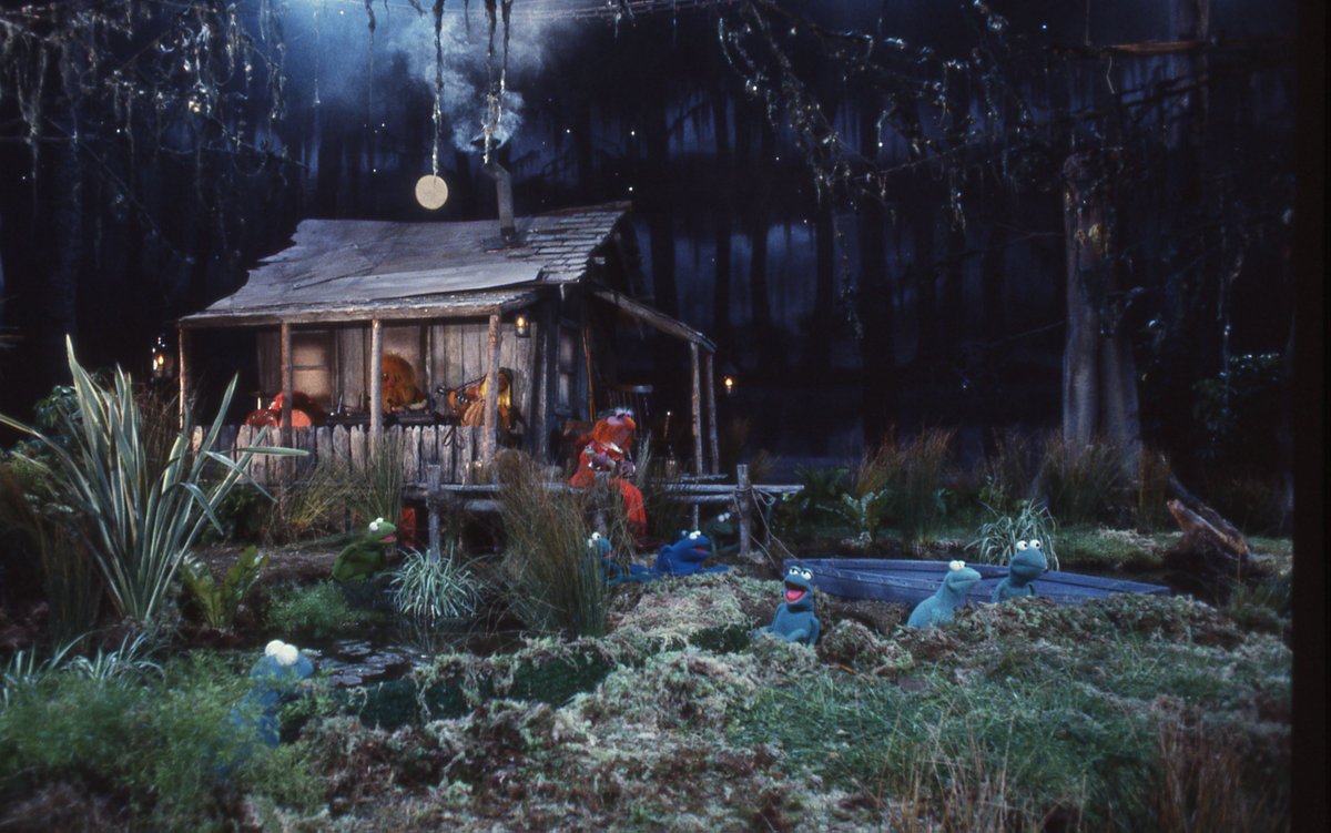 Can you name the classic episode of The Muppet Show that featured this beautiful blue bayou? 💙