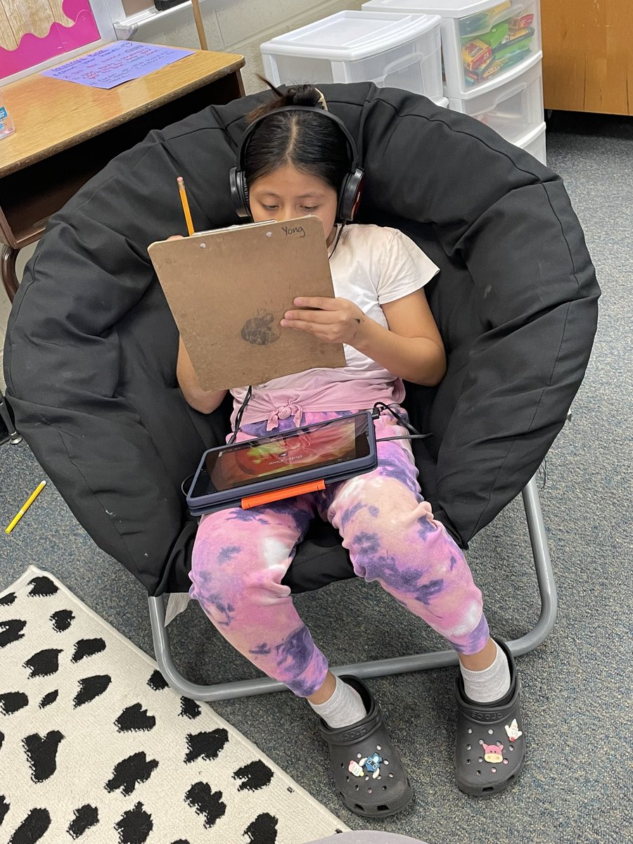 TeachThinkn's tweet photo. Ss in @YongFearless5th took a “Journey to the Center of the Earth” today as they utilized JASON Learning’s Tectonic Fury to learn more about the layers of the 🌍 and add to their own diagrams. @centreridgees #CRESConnections https://t.co/7WJwxoItH0