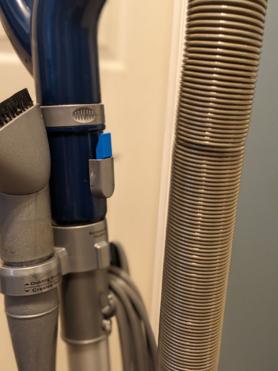teresascoggins's tweet image. When the latch breaks on your Shark vacuum, just 3D print a new one! The blue looks much better than the original. #3Dprinting #Makerbot