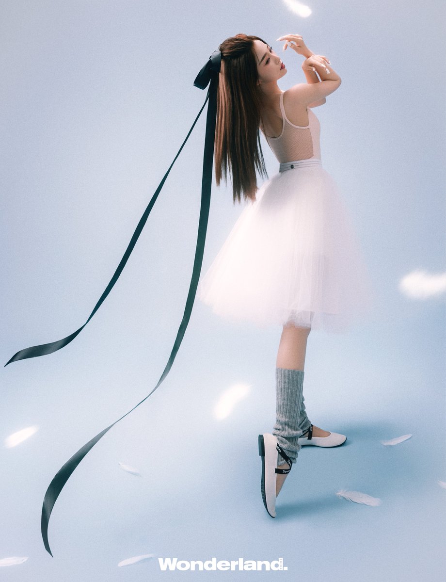 MagzCollection's tweet photo. [CHINA] Esther Yu for Wonderland China Magazine - June 2023 #magzCO https://t.co/TShb1RMO44