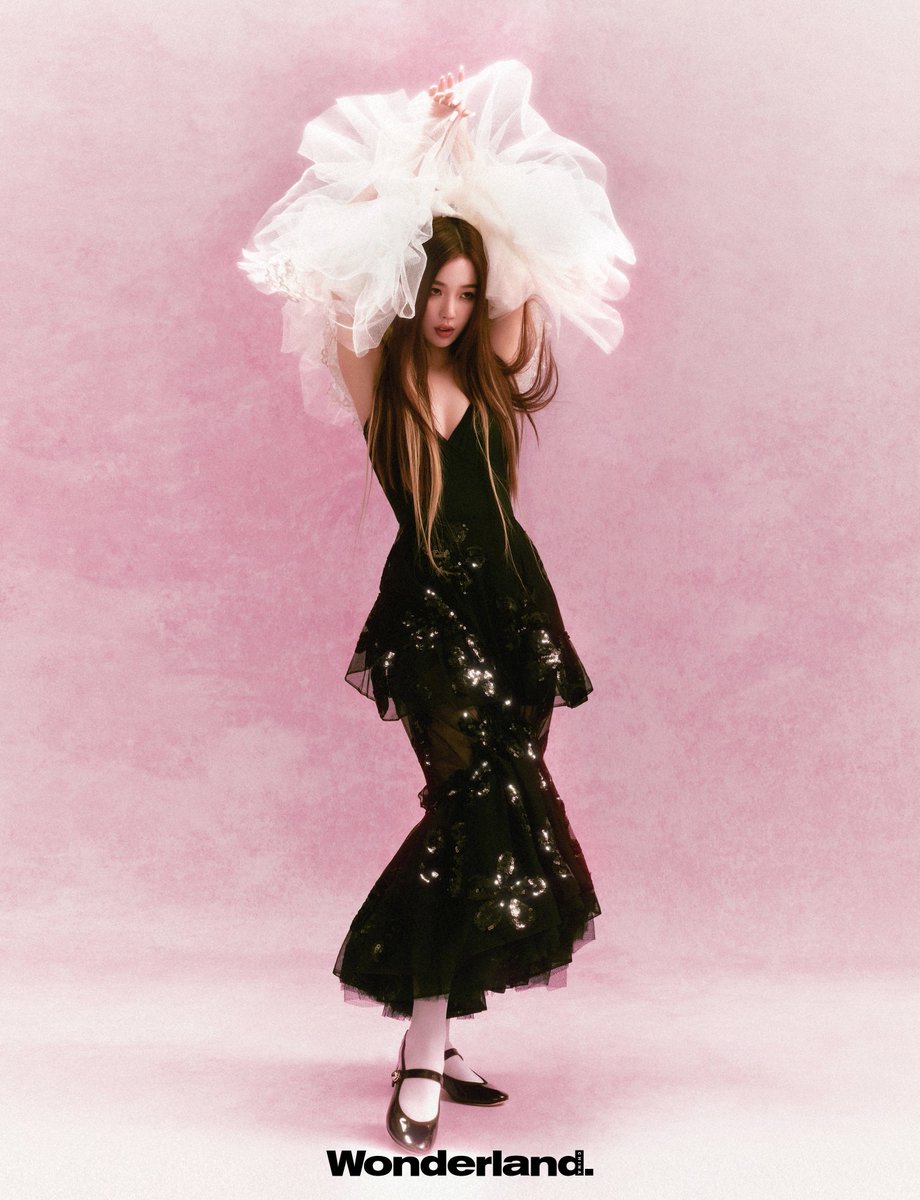 MagzCollection's tweet photo. [CHINA] Esther Yu for Wonderland China Magazine - June 2023 #magzCO https://t.co/TShb1RMO44
