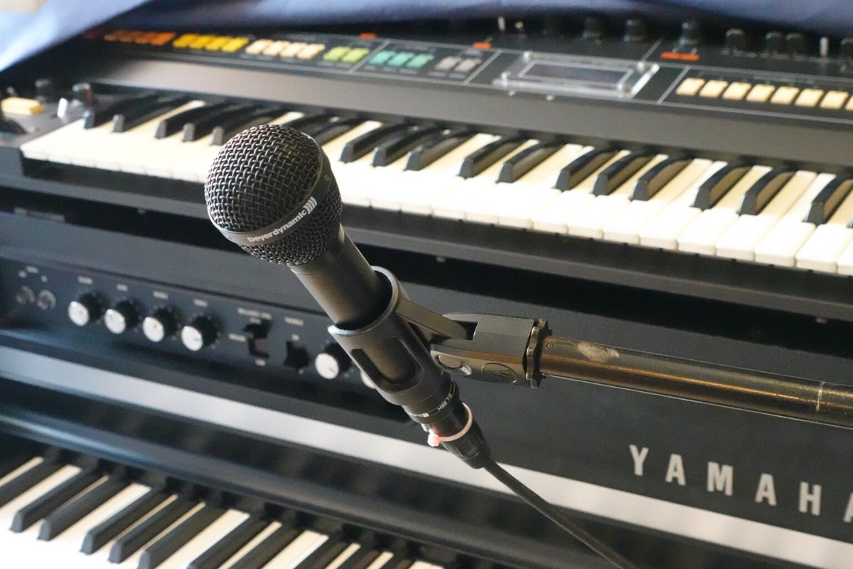 AUDIOBRAINS's tweet photo. “個性的な声だったり特別にプレゼンスのあるような声の人にはすごい大きな武器になる”

都内のレコーディングスタジオを経営する作曲家・音楽プロデューサーの橋本ヒロカツ氏のbeyerdynamicインタビューが公開されました🎤

https://t.co/cWexzhVyxg

#M88
#DT990PRO https://t.co/Y9Z30R9h2L