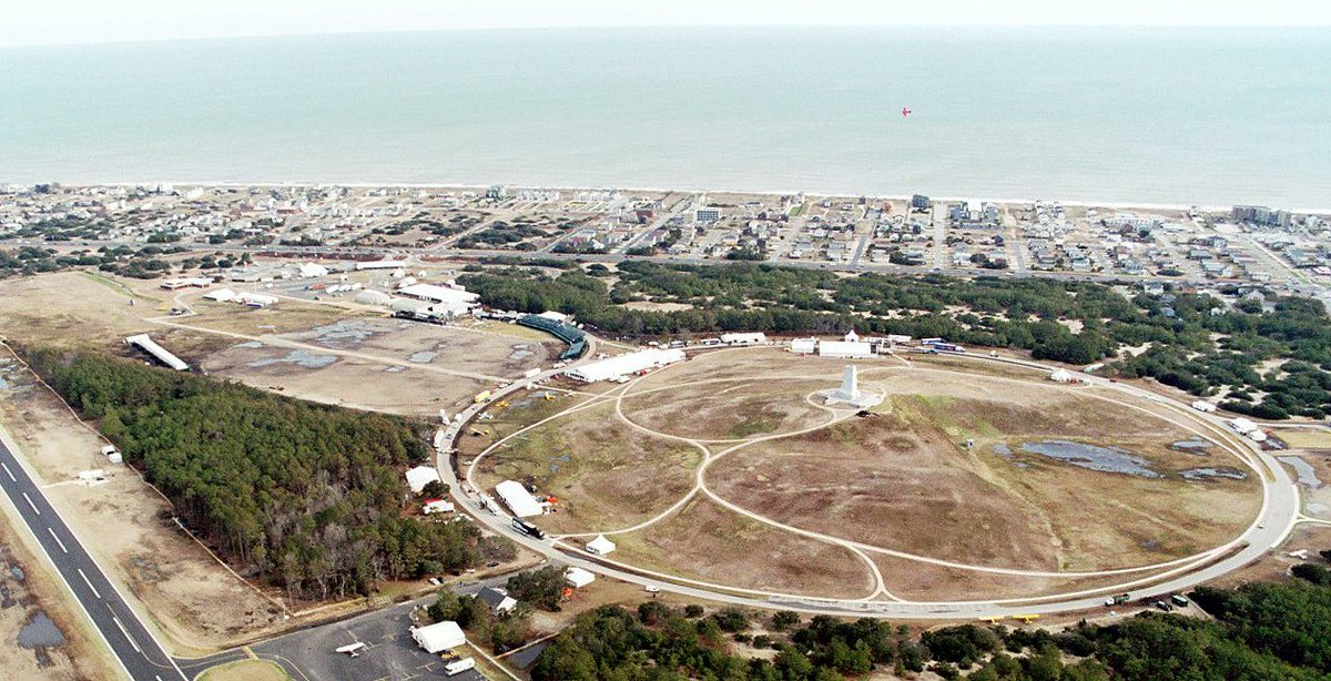 Niels0908's tweet photo. @Cenalian @Peacewind152 You can see all the tents and set up, it was a 5 day event. https://t.co/VxyZJlDAMO