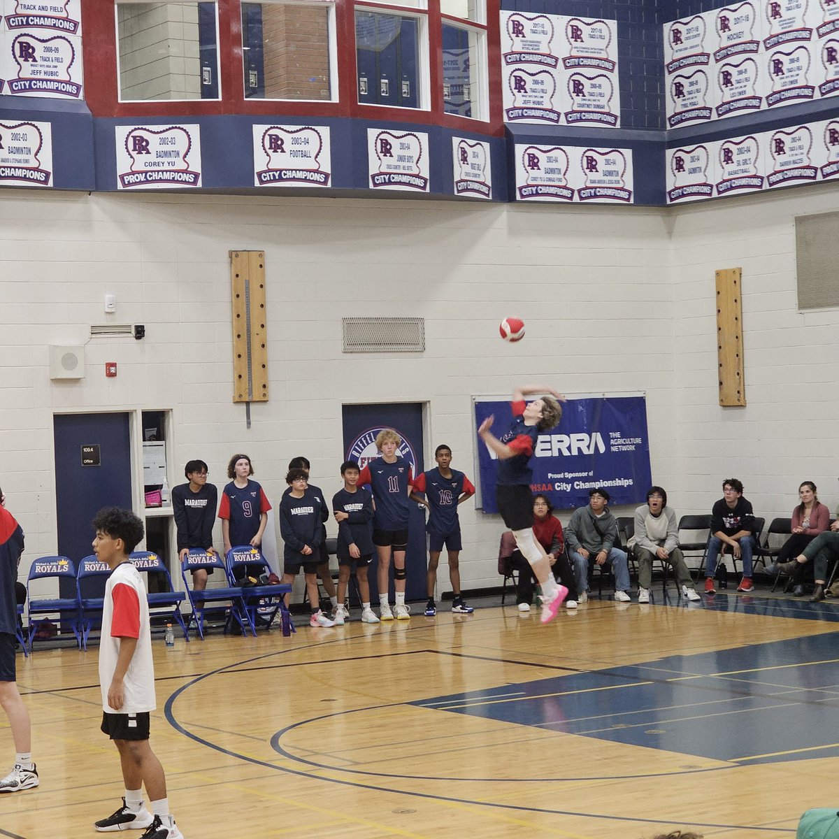 @MillerCHS taking on @leboldushs in the junior boys city final at @RiffelRoyals tonight! Big @RCSD_No81 athletics showcase! Let's go Marauders! 🔵🔴