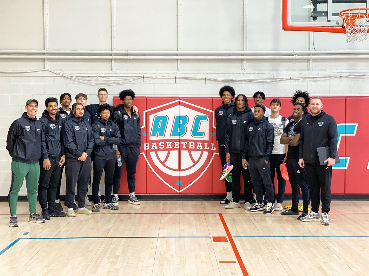 AlbuquerquePrep's tweet photo. Greatness in the building 💪🏽 these gentlemen were HYPE and HIGH ENERGY from the minute they walked in to the moment they walked out!
We’ll see you again soon coach @Saints_MBB https://t.co/wTQNUW2xKZ