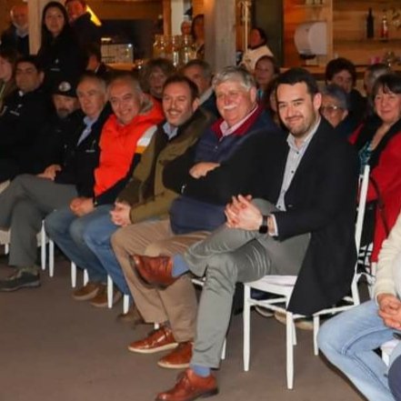 VillarricaMuni's tweet photo. ➡️En la gestión municipal del Alcalde Vergara ya se han ejecutado $9 mil millones en 5 proyectos de APR en obra; además de una treintena en diseño y prefactibilidad.
#Villarrica #LaGenteEstáPrimero #LicanRay #ZonaLacustre #MuniVillarrica #Ñancul #APR #Lefun #GoreAraucanía https://t.co/02hVdJjmU8