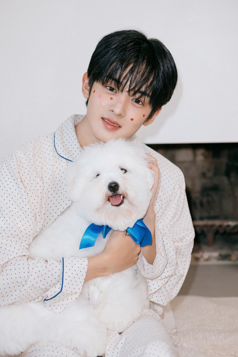 YOUNITE_offcl's tweet photo. YOUNITE 2024 SEASON'S GREETINGS
<WELCOME TO MY HOME>

CONCEPT PHOTO

2023.11.13 12PM OPEN

#YOUNITE #유나이트 
#은상 #EUNSANG
#우노 #WOONO 
#브랜뉴뮤직 #BRANDNEWMUSIC https://t.co/ZkOrjEDigw