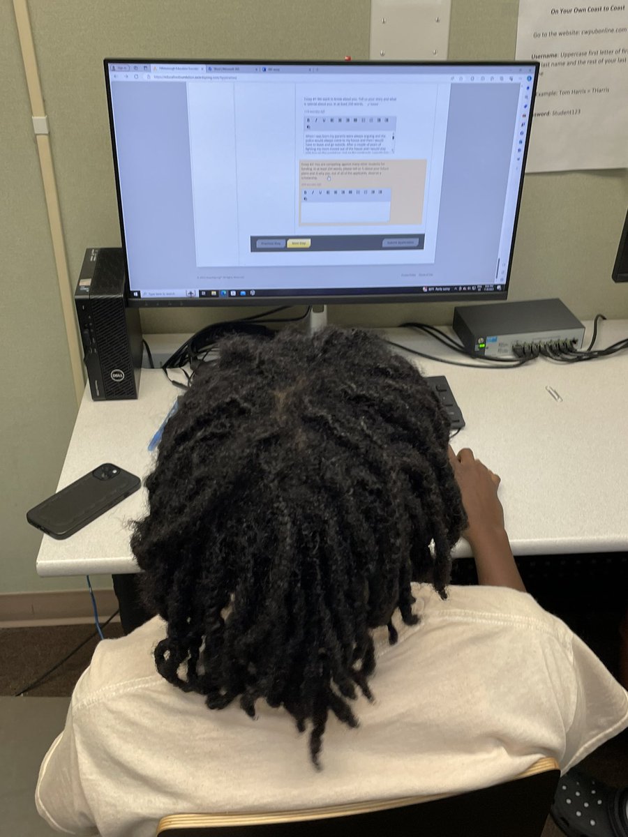 Our #GQTampa high school seniors were hard at work tonight, applying for scholarships that will help them achieve their dreams. Their dedication & ambition shine bright, & we couldn't be prouder of their efforts. Keep reaching for the stars! 📚💪🏾 #ScholarshipHunt #FutureLeaders