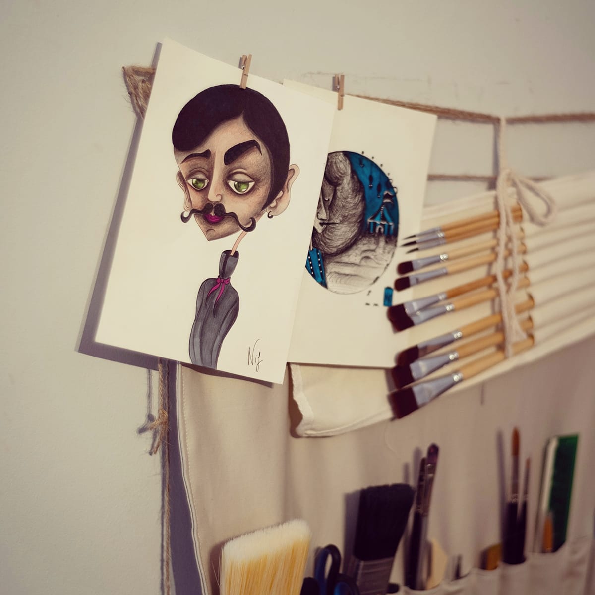 nifillustration's tweet photo. Courtly love &amp; circus 🎪⚓️🖤
#artstudio #drawingstudio #studio #illustrations #interiordesign #interiors #inks #inkdrawing #drawing #sketches #sketchbook #mixmedia #mixmediart #winsorandnewton #acrylicpainting #inked https://t.co/W48J7x2UQg