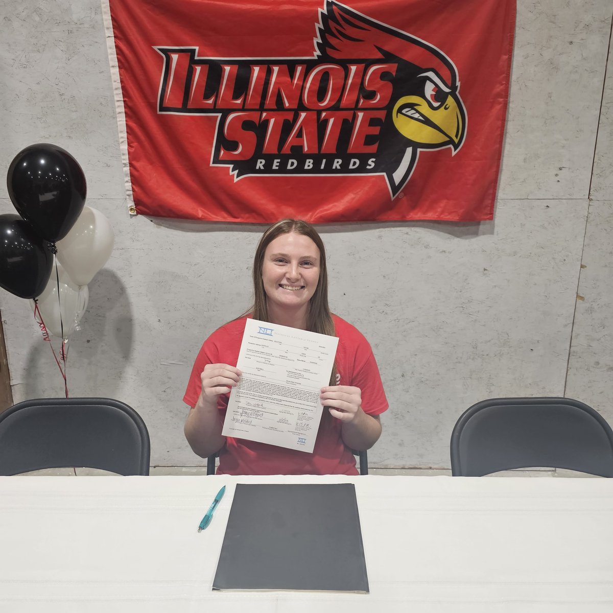 IowaPremierFP's tweet photo. NLI SIGNED! Iowa Premier's @TatumW47 inks her deal D1 to @RedbirdsSB and Coach Kramos!  We are SO PROUD OF U TATUM! #IPFLIFE 💛🖤
#IPFWORKS
#NationalSigningDay2023 https://t.co/iq2GGezCrj