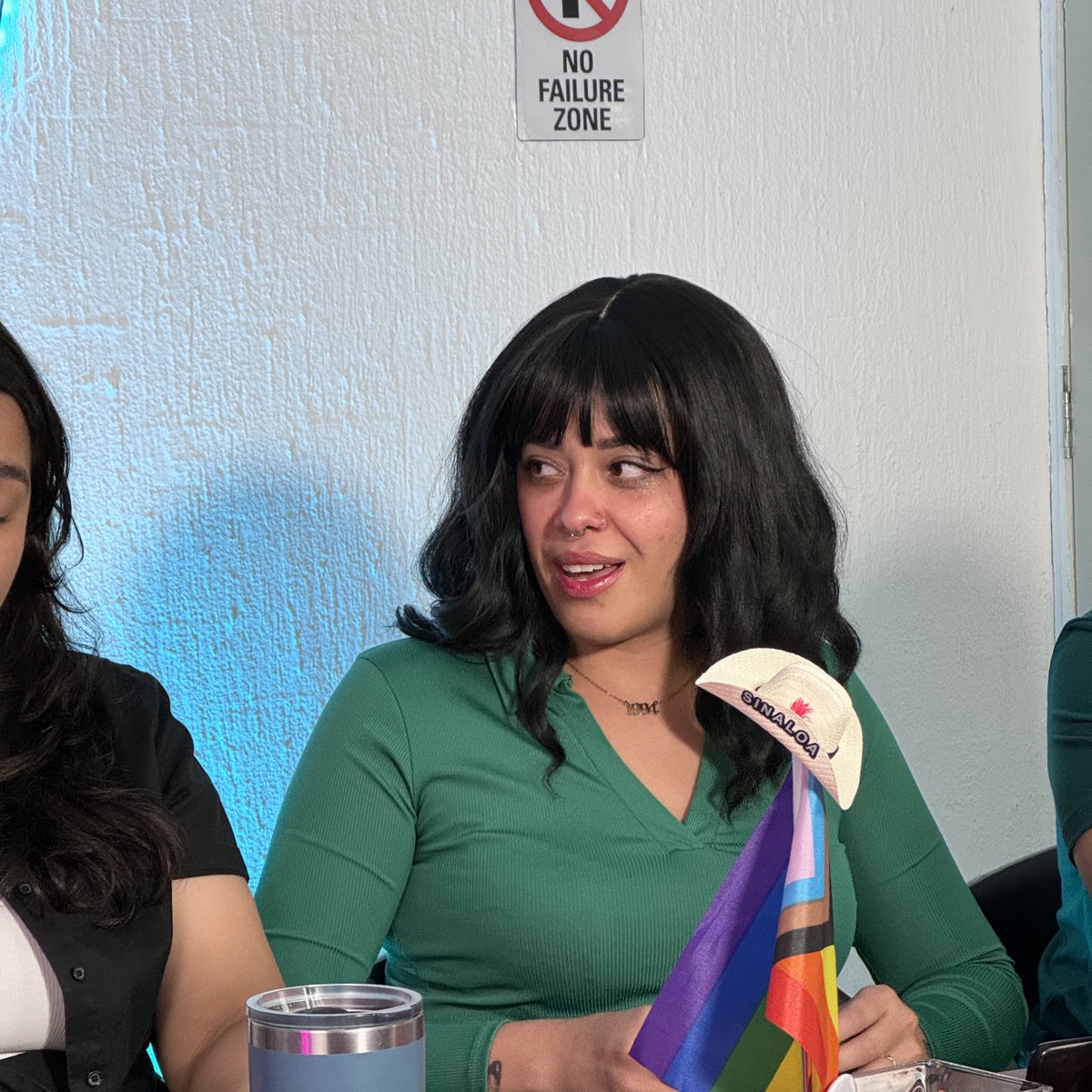 227consulting's tweet photo. Todo listo para mañana en #SinFallas 🎙️ El Podcast, tuvimos un gran capítulo con: 

Korina, Ely, Isabel y Emma 🔥. 

📌 El tema fue este: “Síndrome de la lesbiana 🏳️‍🌈 desvivida” 🥺. 

Nos vemos mañana en YouTube 🤘🏻

#Politikmnte #LGBT https://t.co/AwrJ26lCGv