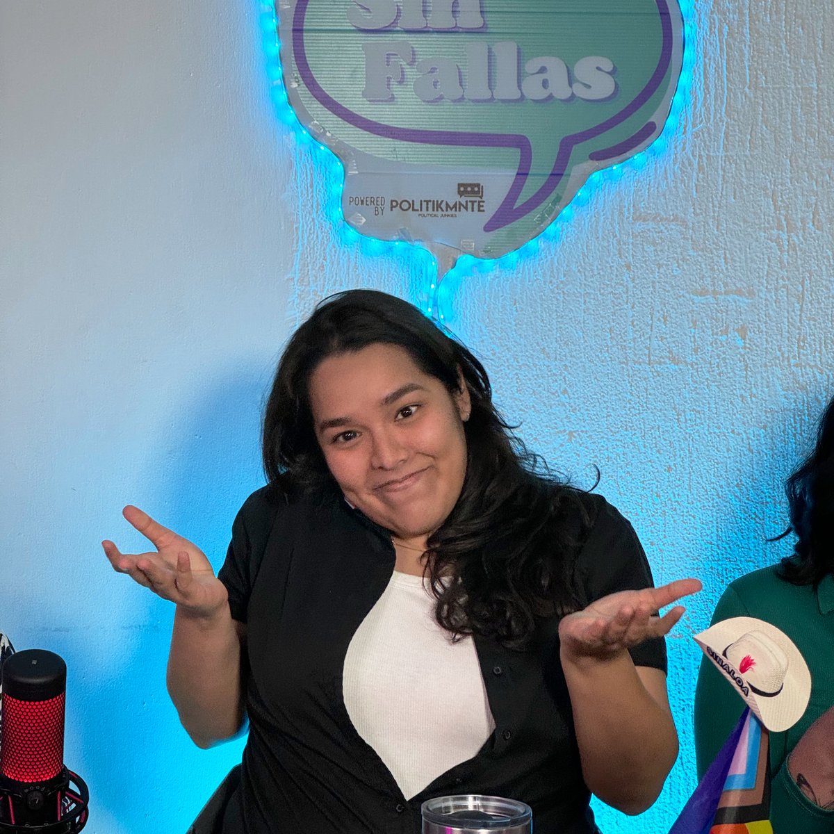 227consulting's tweet photo. Todo listo para mañana en #SinFallas 🎙️ El Podcast, tuvimos un gran capítulo con: 

Korina, Ely, Isabel y Emma 🔥. 

📌 El tema fue este: “Síndrome de la lesbiana 🏳️‍🌈 desvivida” 🥺. 

Nos vemos mañana en YouTube 🤘🏻

#Politikmnte #LGBT https://t.co/AwrJ26lCGv
