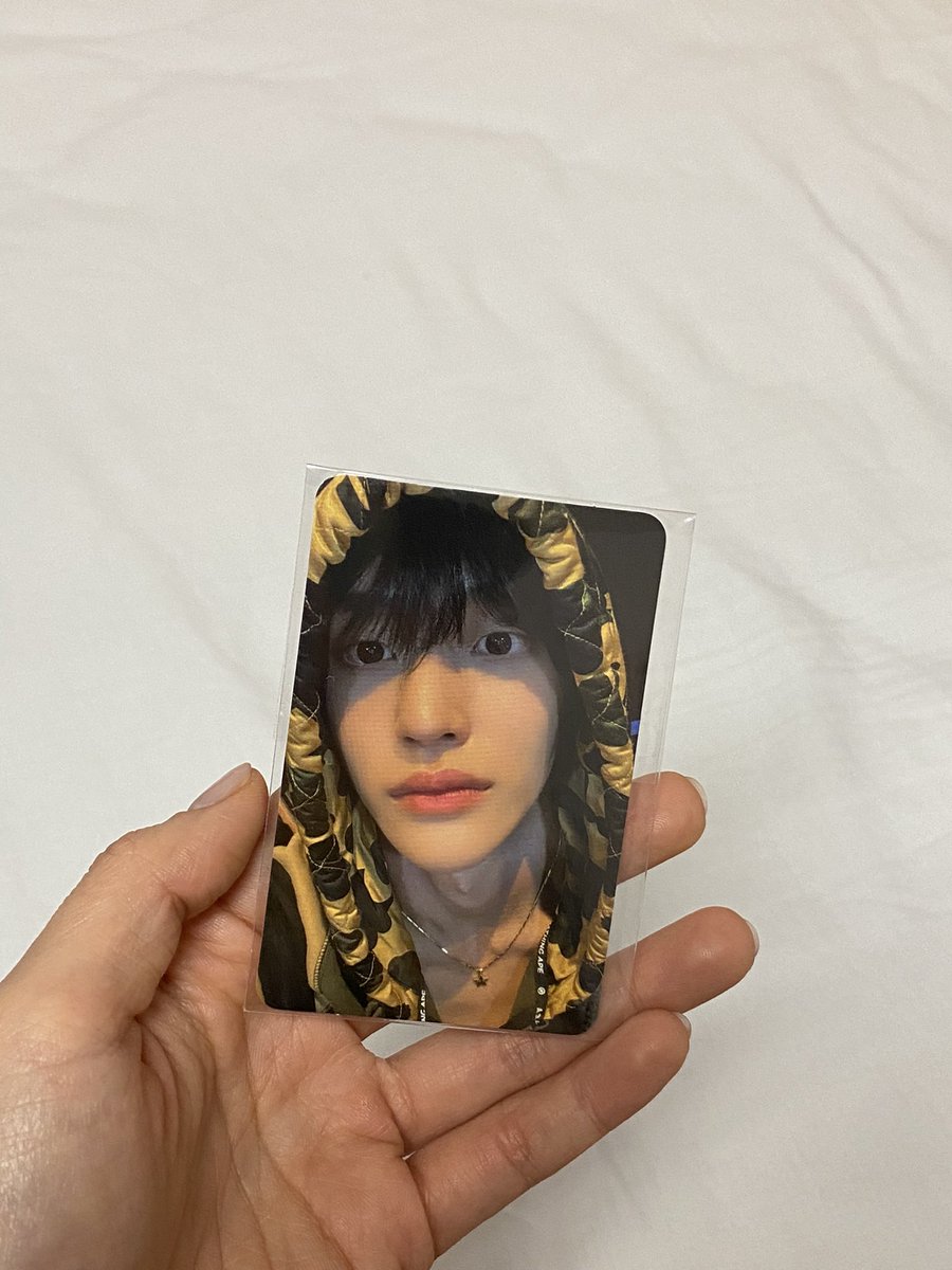riize_net's tweet photo. bape wonbin on my hand 🤤 https://t.co/bpbdC6ZnHI