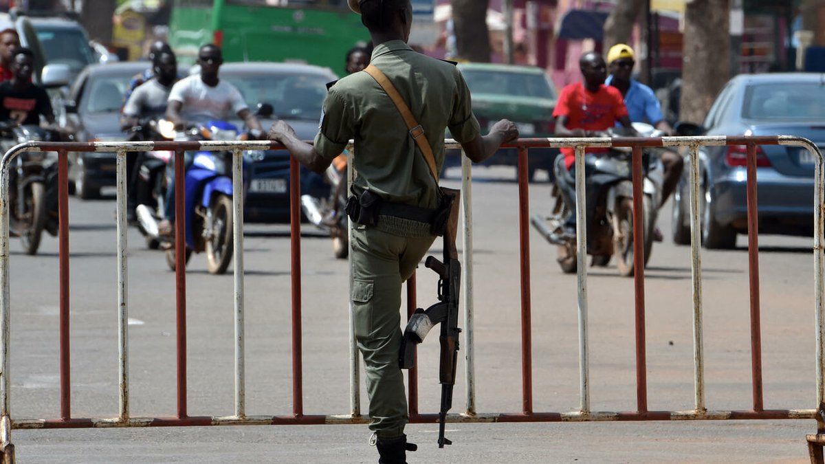 RFIAfrique's tweet photo. Burkina Faso: la justice demande la libération d'un homme d'affaires détenu par l'ANR https://t.co/lrJYvV7MAF https://t.co/BQ9PBIbSzP