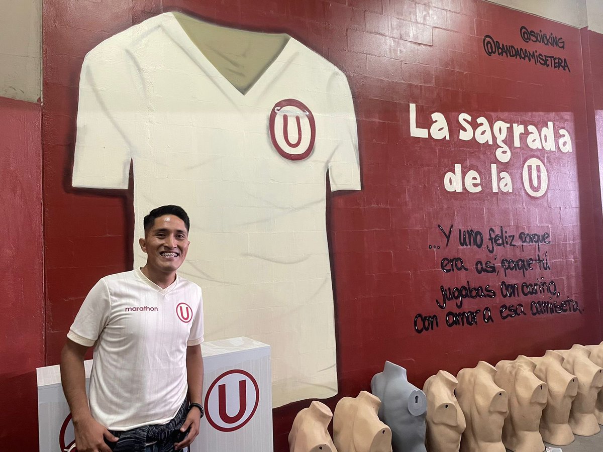 YuniorSanchezC's tweet photo. Caminé junto con este equipo, renegué, lloré, sonreí y todas las emociones. Gracias a todos por su esfuerzo y garra Fossati y equipo. Y dale U toda la vida. Siempre con humildad y con valores. Somos campeones 💛
#27esrealidad #Universitario https://t.co/KTjwXjdMtv
