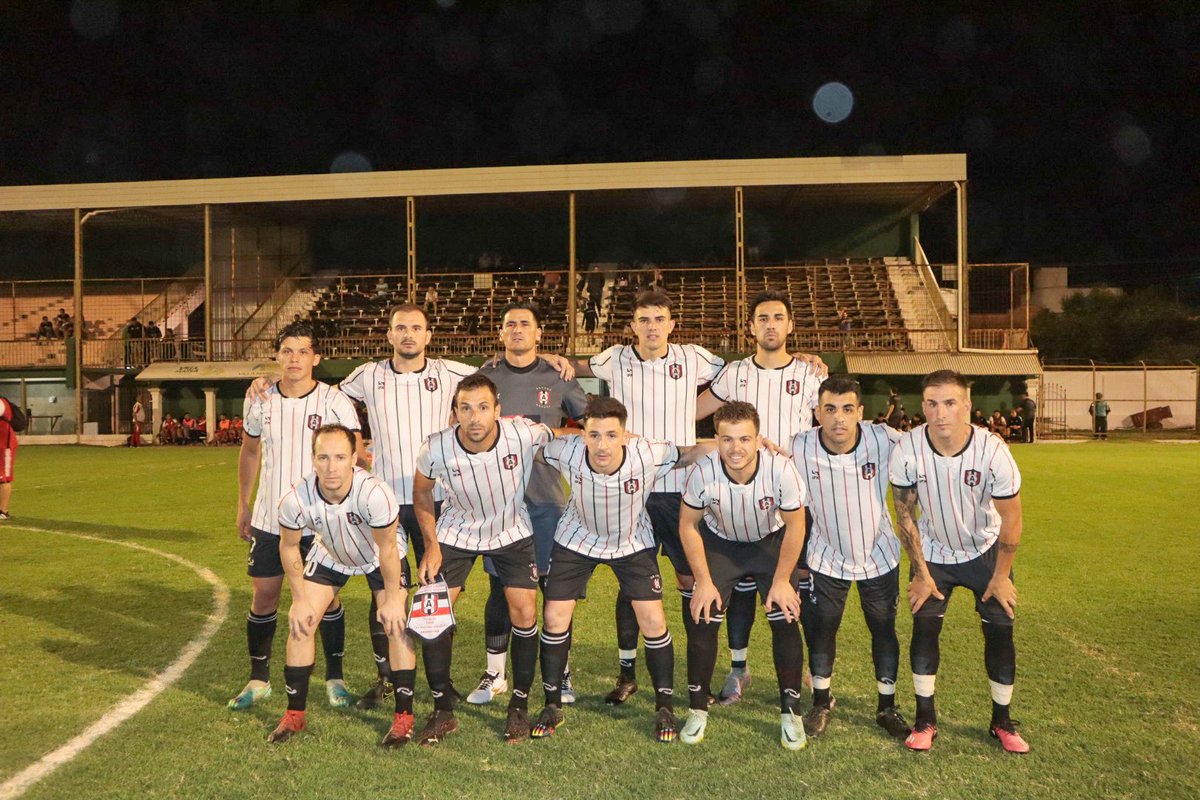 AlmafuerteLV's tweet photo. ⚽ TRFA ⚽

LO GANAMOS EN LA ÚLTIMA

✅ Con goles de Ojeda y Meriles, superamos 2-1 a Alumni en Villa María.

👏 Gran partido del equipo de Komorovski, jugando cuando pudo jugar y dejando todo en la cancha cuando hizo falta.

¡SEGUIMOS CRECIENDO JUNTOS!

#ClubAlmafuerte #trfa https://t.co/nbVKaVZWjv