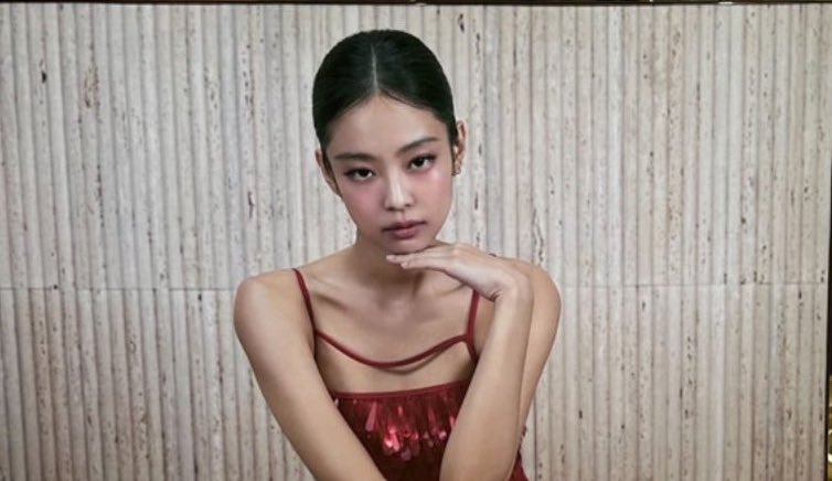 NEWSJENNlE's tweet image. 📸 231109 #JENNIE for Tamburins Perfume