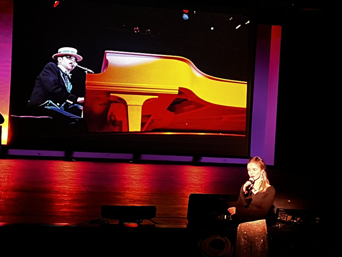 mary luckritz tweet media