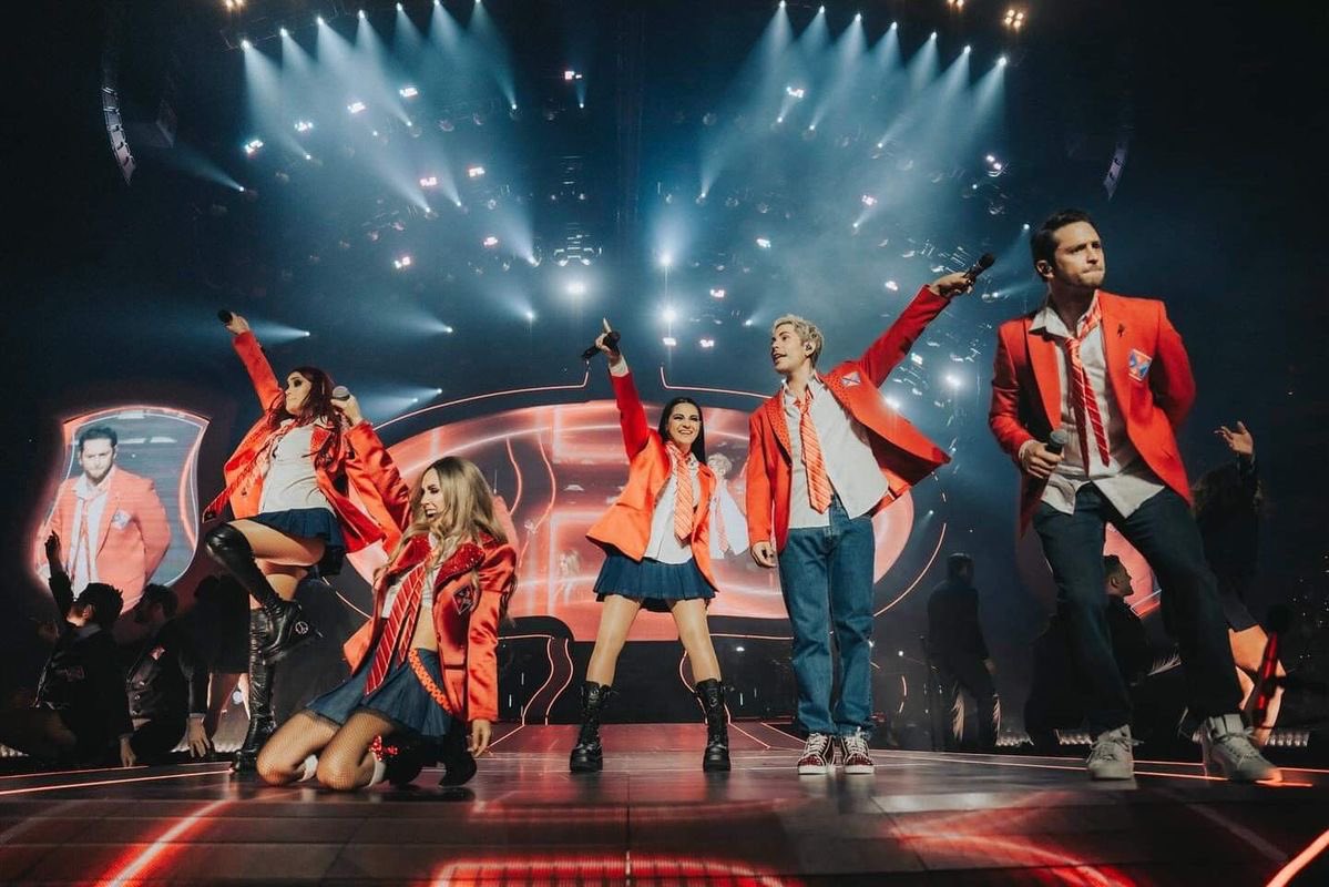 preciousavinon's tweet photo. ATENÇÃO, ISSO NÃO É UM TREINAMENTO: HOJE TEM SHOW DO RBD NO BRASIL!!!!!!!!!!! 🆘🇧🇷 https://t.co/vYGQsjwA6d