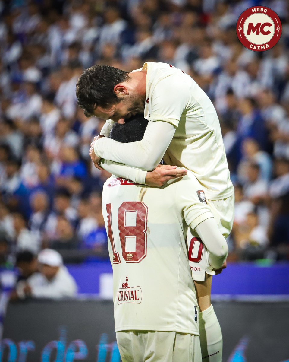 Modocrema's tweet image. ¡𝗚𝗔𝗡𝗔𝗠𝗢𝗢𝗢𝗢𝗢𝗢𝗦𝗦!

𝗖𝗔𝗠𝗣𝗘𝗢𝗡𝗘𝗘𝗘𝗘𝗦 🏆 

𝗘𝘀𝗮 𝗲𝘀 𝗹𝗮 “𝗨” 𝗲𝗹 𝗺𝗲𝗷𝗼𝗿 𝗱𝗲 𝗹𝗼𝘀 𝗲𝗾𝘂𝗶𝗽𝗼𝘀 🎶🎶

Alianza Lima 0-2 Universitario de Deportes

👟:  Edison Flores y Horacio Calcaterra.

#ModoCrema  #VamosCremas #YdaleU