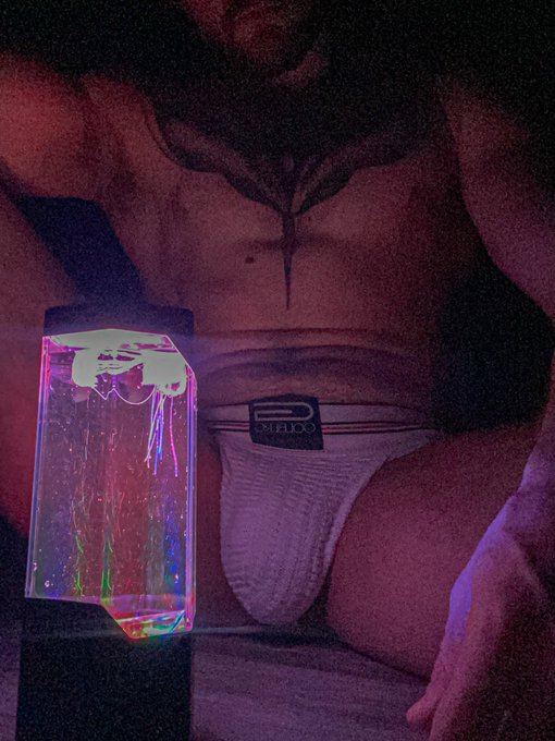 Must be jelly(fish) cuz jam don&rsquo;t shake! #HumpDay https://t.co/Z6s4FEcwFH<a href="/tag/humpday"class="tags">#HumpDay</a>