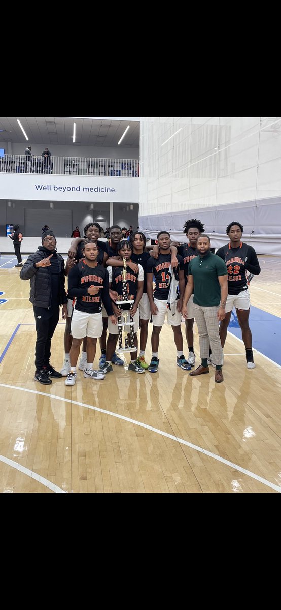 At the end of the day Winning and having fun out there is the only thing that matters. I want to thank the <a href="/ChaseFieldhouse/">Chase Fieldhouse</a> for hosting this fall league! Great win fellas love y’all! #seniorszn #ballislife #love