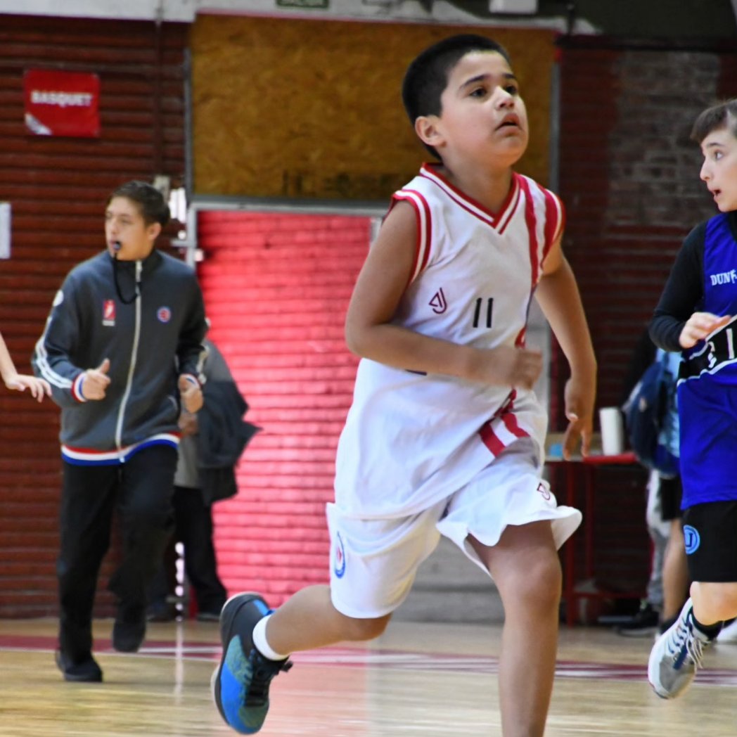 aaajbasquetok's tweet photo. Hermosas imágenes de nuestros preminis, de este finde , en los partidos de la tira de Formativas vs C.G.Urquiza !!!💪🏼🐞🏀🇦🇹💯 #vamosbicho #semillerodelmundo #aaaj #viral #febamba #tiraformativas #preminis @ZMGArgentina https://t.co/JE1p3BseTc
