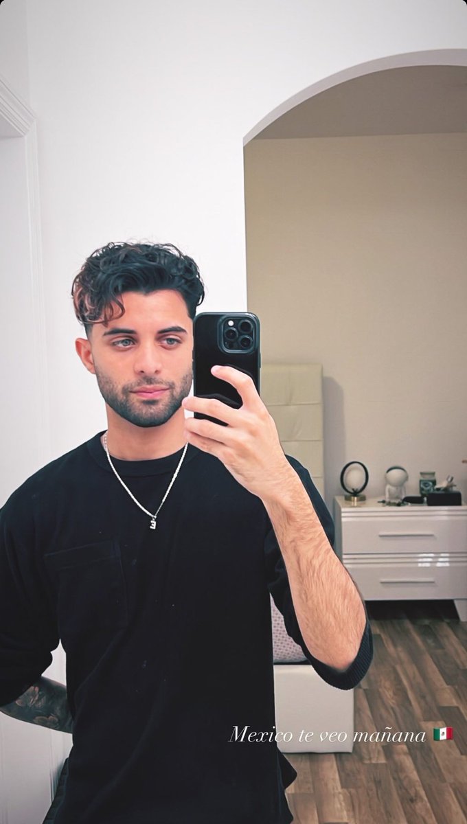 erickupdate's tweet image. Brian déjame ver ese tatuajito secreto que no se ve...