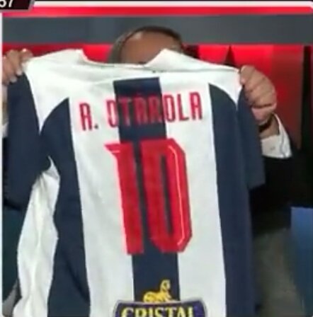 ChacoteroPeru's tweet photo. Universitario de Deportes le ganó a Alianza Lima

*Los salados 🐀 https://t.co/TRqW48HVWW