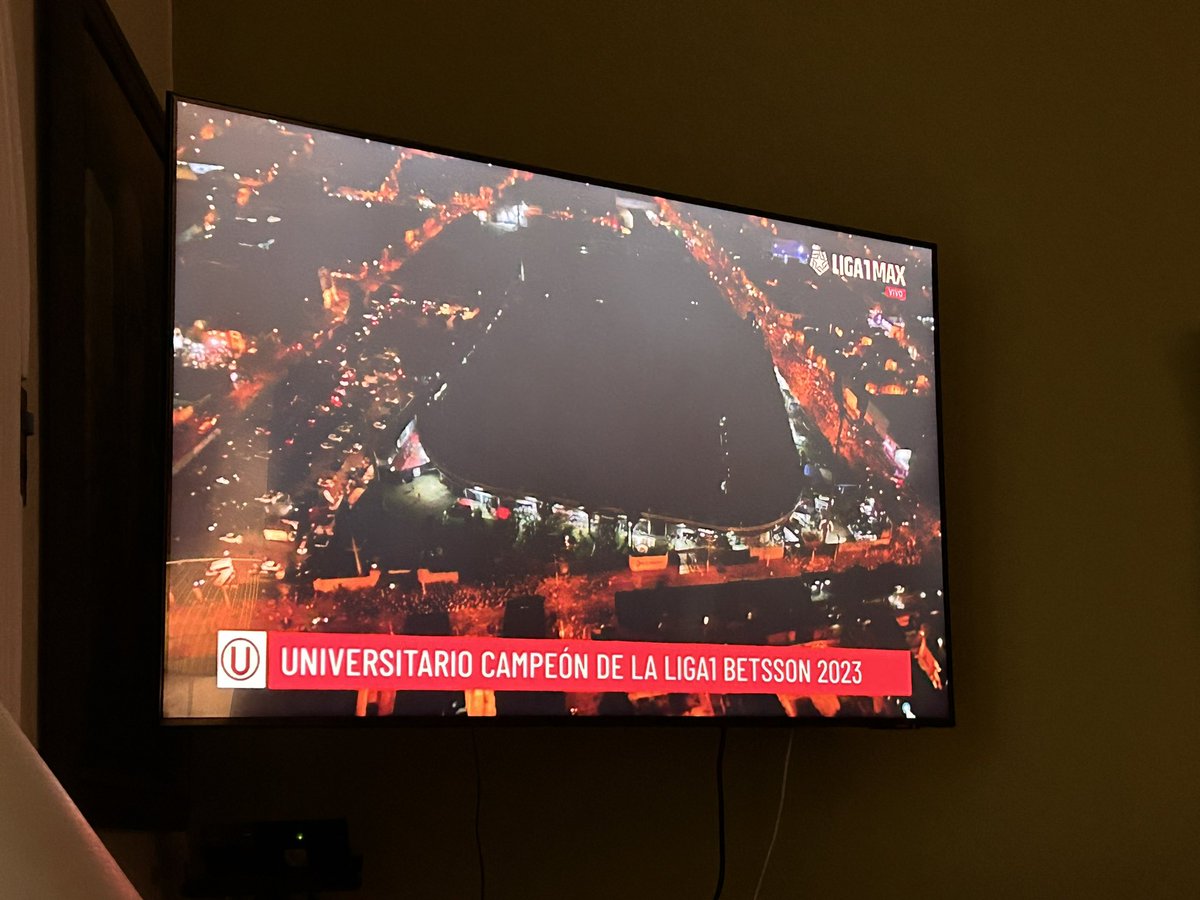 giotazza's tweet photo. Qué vergüenza que apaguen la luz en Matute porque no campeonaron
#CosasDeTercerMundo #Clasico https://t.co/n3M7ud132U