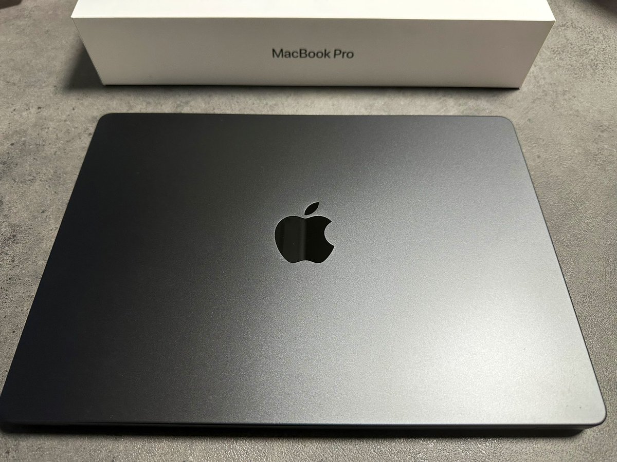 ryotaro_09's tweet photo. New MacBook 💻
M3 Pro

zoom1時間やったらバッテリー全部なくなるMacBookから卒業👋 https://t.co/2rX0HComvI