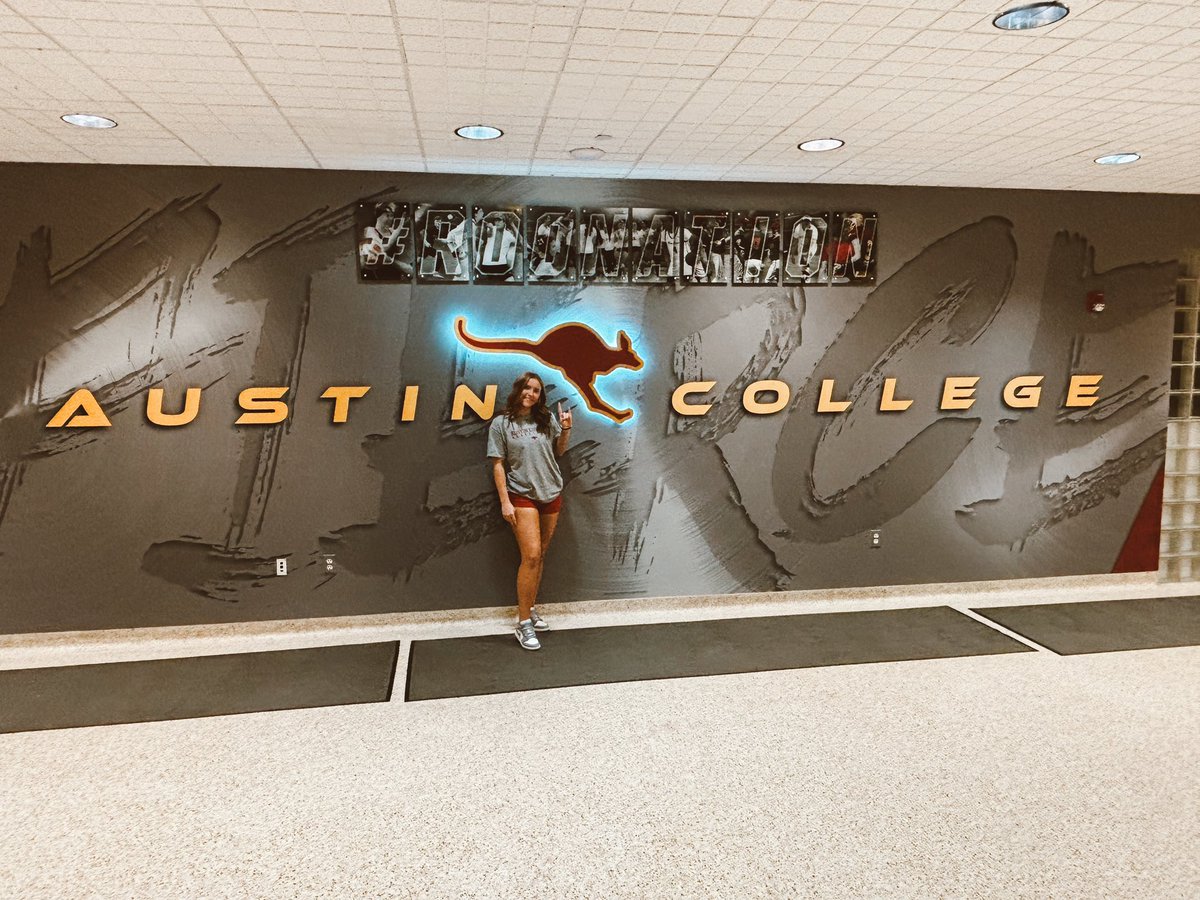 Had a great time at Austin college getting to watch the season opener!! Thank you coach Filander for having me and congratulations on the 1st dub of the season!! #Roonation ❤️💛
<a href="/roos_hoops/">Austin College Women’s Basketball</a>