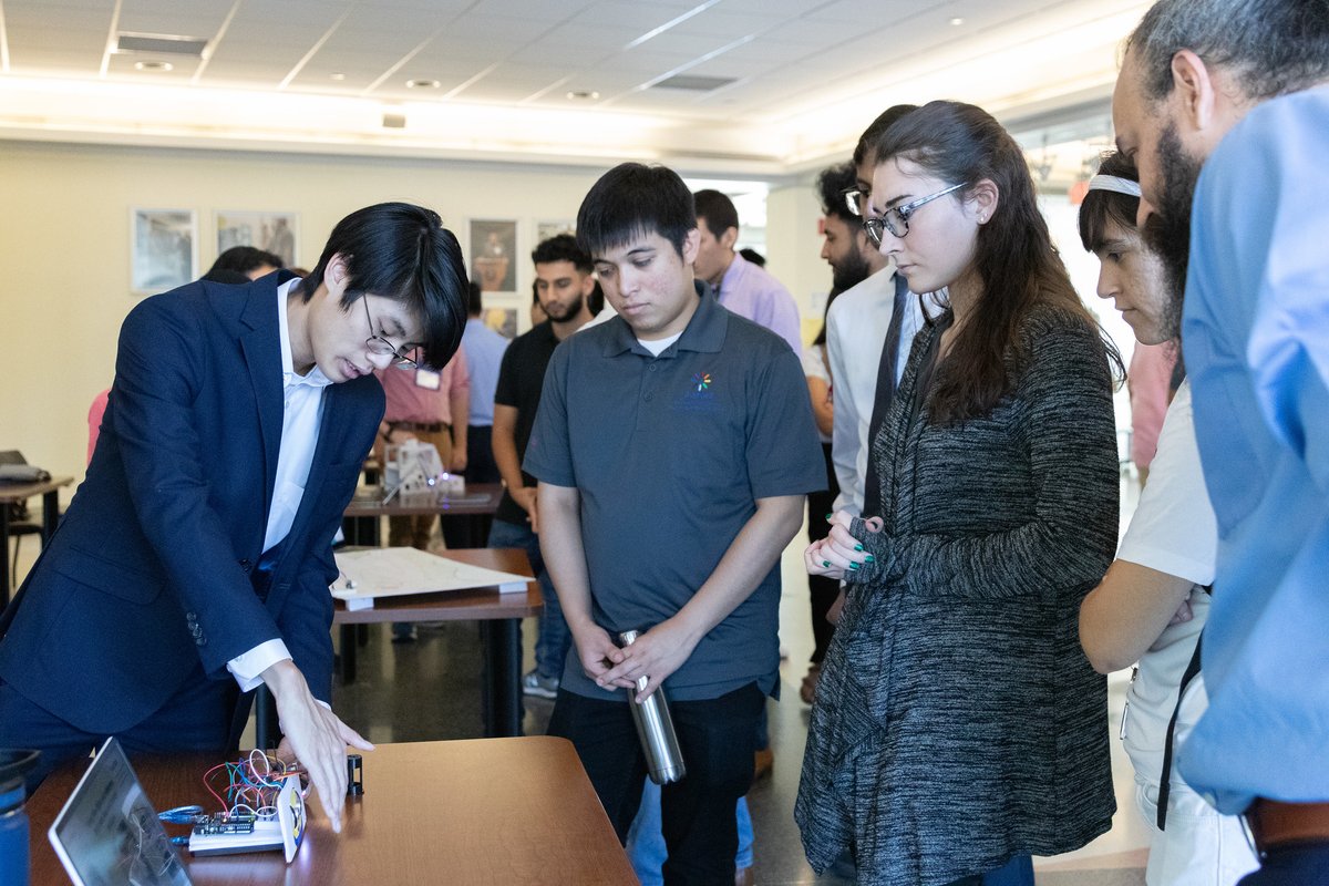 UCDavisCOE's tweet image. Nearly 40% of @ucdavis students identify as First-Generation. To honor First-Gen College Student Day, here are resources for First-Gen Aggie Engineers.   

Learn about LEADR, AvenueE, STEP and The UC Davis First-Gen Initiative: spr.ly/6015usQz5 

#FirstGenerationStudentDay