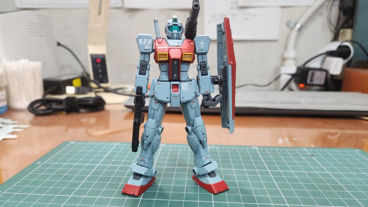 JaesunYoo's tweet photo. 一応、完成した。
少し手入れして撮影しに行く！
#オリジン #ガンダム #ガンプラ
#ジム #ショールダキャノン
#ARchivE9 https://t.co/XUiQM4XTzB