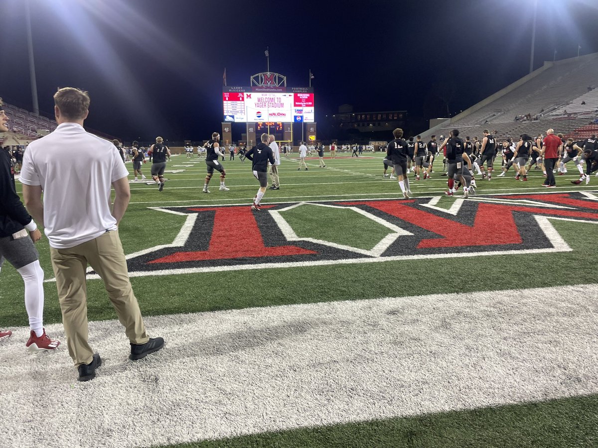 MichaelBraunm's tweet photo. Had a great time at Miami tonight. 
Thank you for the opportunity @CoadyKeller1 @Martin_Miami_HC @MiamiOHFootball @CoachBowling_GC @GCwarhawksfball @robertmobley27 @coachrfloyd https://t.co/2RqoRHUZ5L