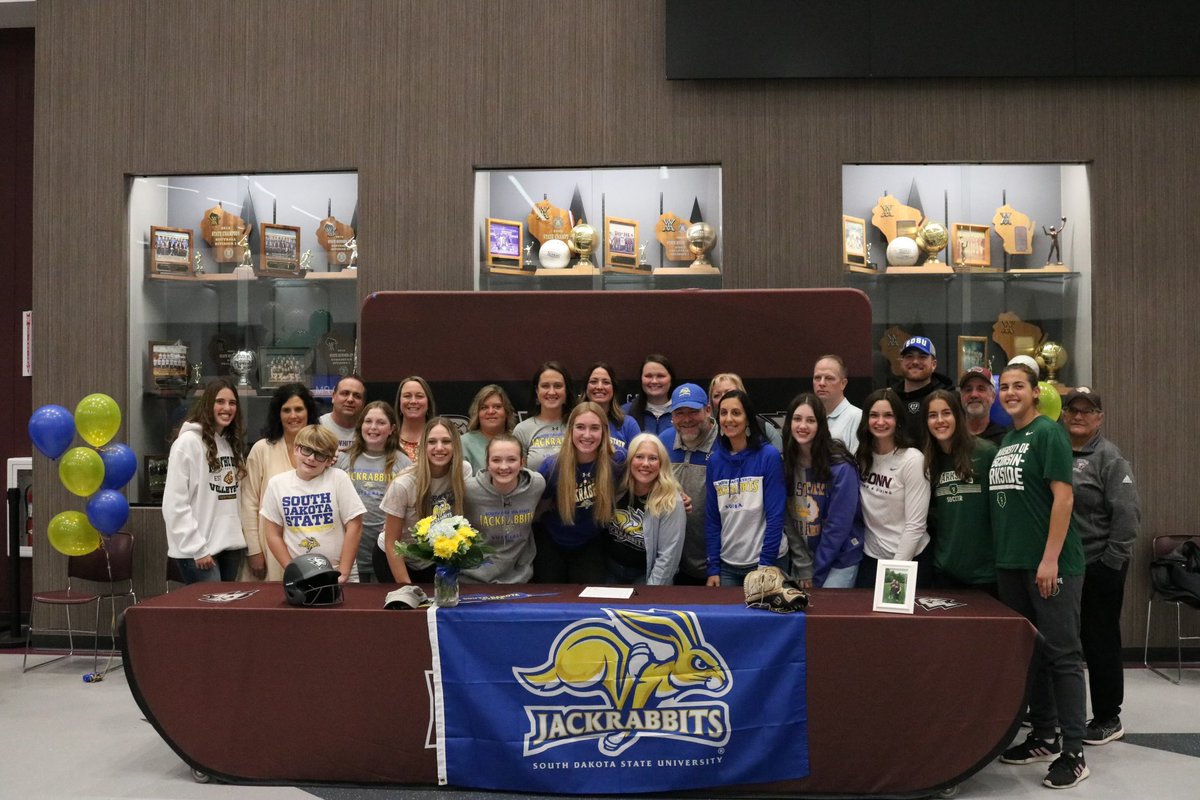 The biggest thank you to my friends and family for the best supporters! I would not be anywhere without you. I am so excited to officially be a jackrabbit! Onto the next chapter! 💙💛 #gojacks
 <a href="/KristinaMcSwee6/">Kristina McSweeney</a> @GoJacksSB <a href="/KKForHisGlory/">Kayla Konwent</a>