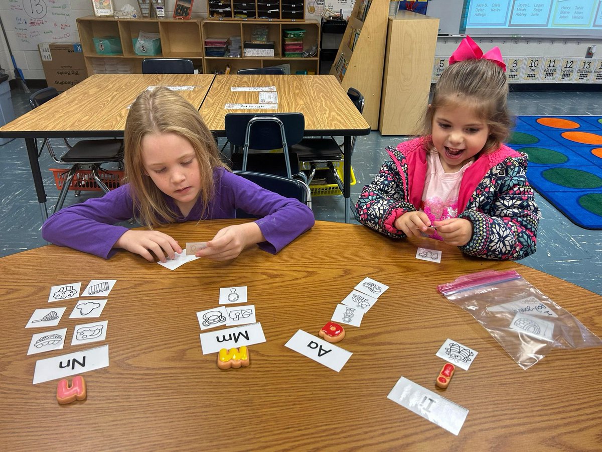 wittywhitsell's tweet photo. Engagement enables learning! #makelearningfunagain #TitanStrong https://t.co/5tNtclrXPA