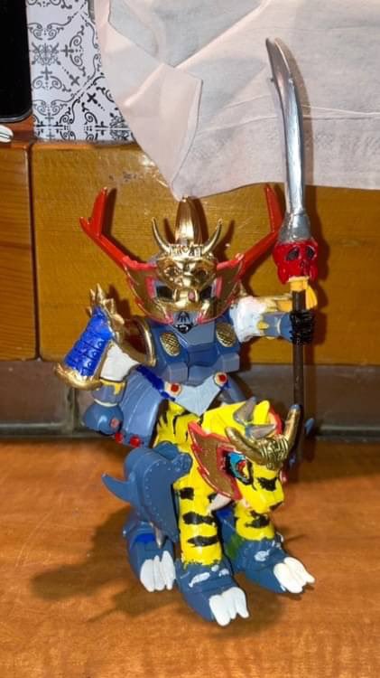 MusashingmanSub's tweet image. 前に作った黄虎璽(おうこジオング)
(パテやジャンク使用)
#SDガンダム　#SD武者ガンダム #ガンダム #SD戦国伝 #SD戦国伝地上最強編 #ジオング #黄虎璽 #エポキシパテ
#ガンプラ好きな人たちと繋がりたい 
#ガンプラはどんな自由な発想で作ってもいいんだ