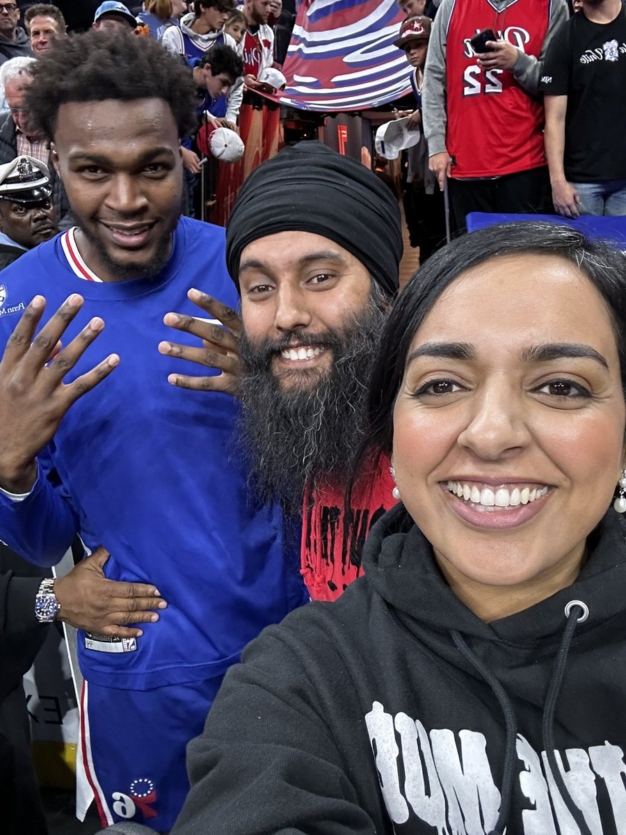 californiakaur's tweet photo. all the way from sacramento & @Bball_paul kept it #OutTheMud @sixers
#Number1Seed https://t.co/gWVrkf5AX2
