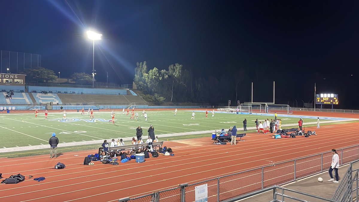 Love late night PLAYOFF field hockey 
❤️💛