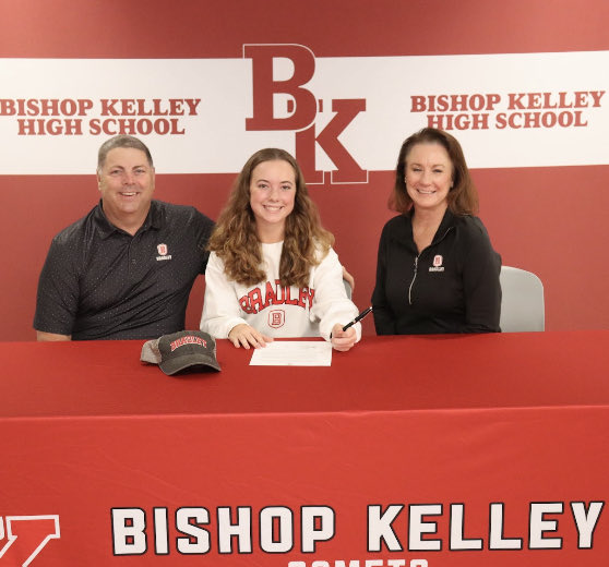 BKCometGolf's tweet photo. Congrats to Peyton Coburn ‘24 on her signing today! She will continue her golf career next year at Bradley University in Peoria, IL. https://t.co/4QGJlZWfIi
