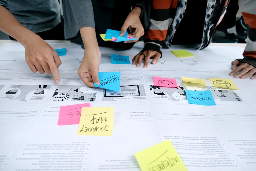 When a team is working together, a journey map gives the group a shared, holistic vision of what they are working on, and how each piece fits into the whole.

Read more 👉 lttr.ai/AJkgt

#SolveProblems #Impact #HumanBehavior #UnderstandingHumanBehavior #Uxresearch