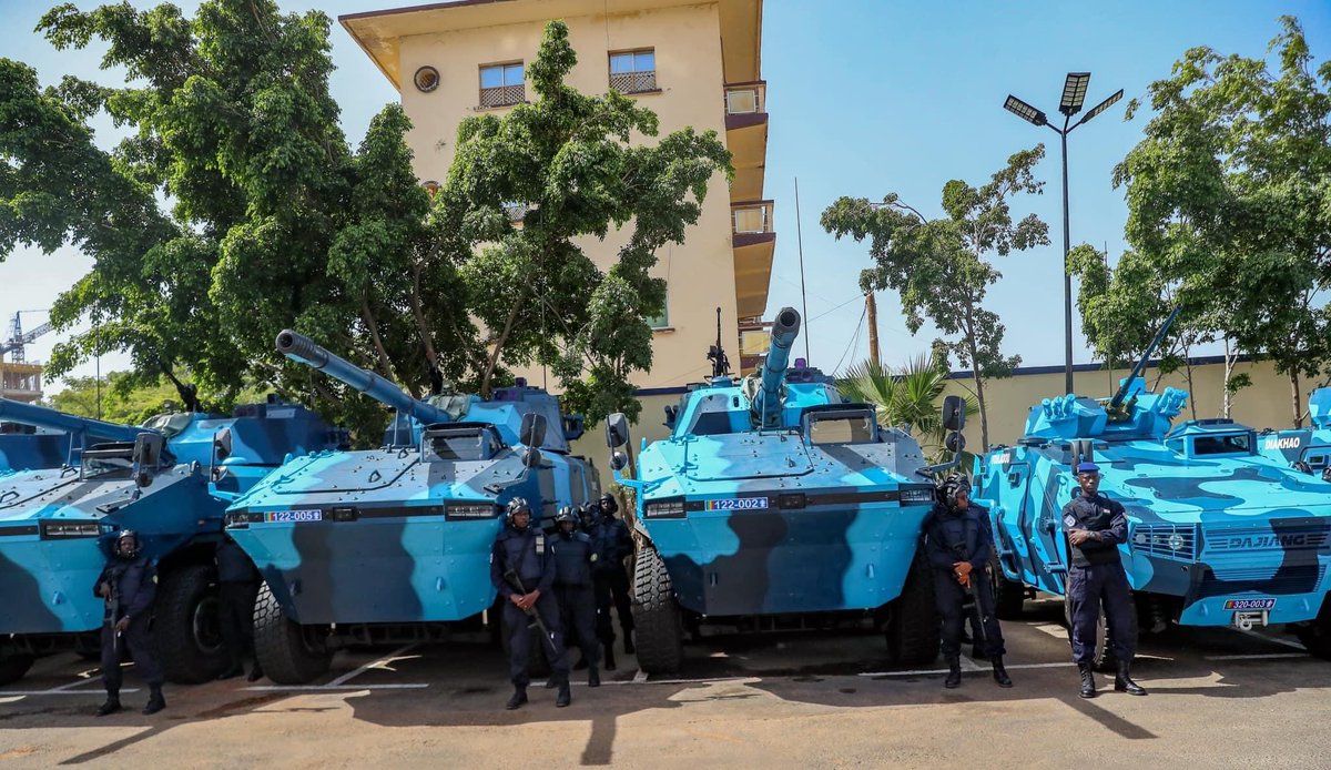 L_ThinkTank's tweet image. [ 🇨🇳 CHINE | 🇸🇳 SÉNÉGAL ]

🔸 La Chine a livré à la Gendarmerie nationale sénégalaise des IFV chinois VN22. [📷 @Jakepor21]